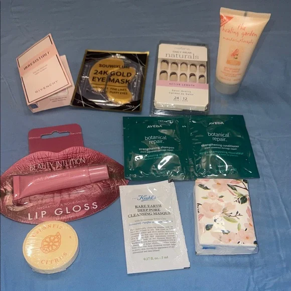 Vera Bradley Multicolor Floral Quilted Pouch with cosmetics - Picture 8 of 8